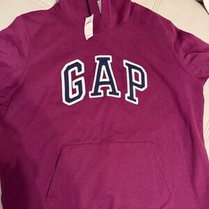 M/Lg Women’s GAP Magenta Hoodie w/ Logo, NWT